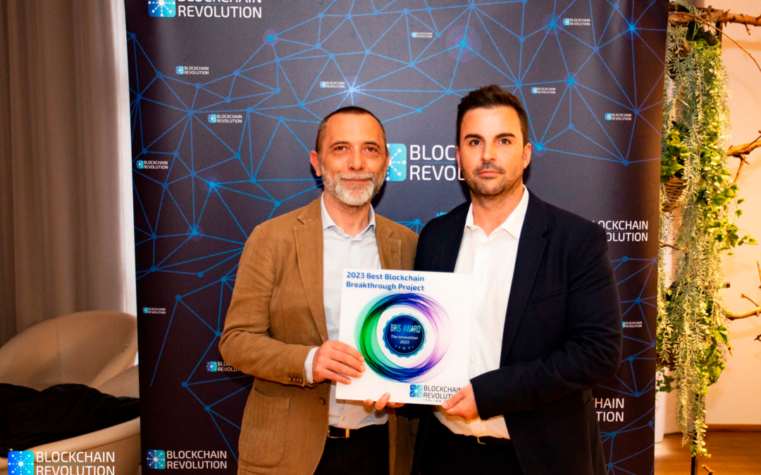 Enrico Folegani, CTO di Flosslab, ritira il premio Premio "Best Blockchain Breakthrough Project"